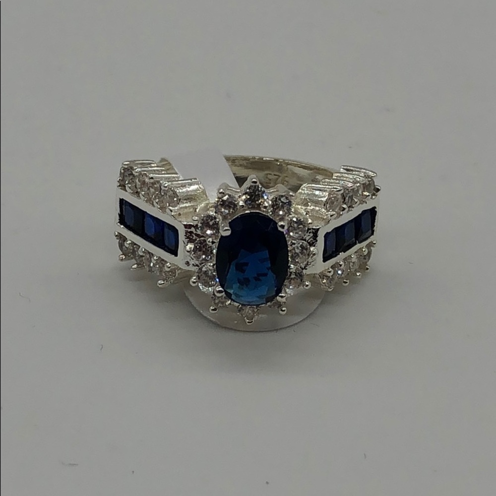 Fashion jewelry ring size 6 & 7